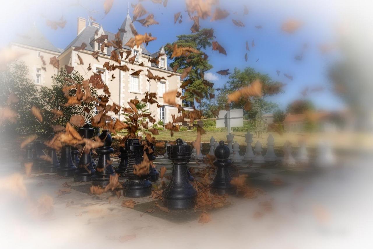 Le Petit Chateau Des Cedres Mouchamps Exterior foto