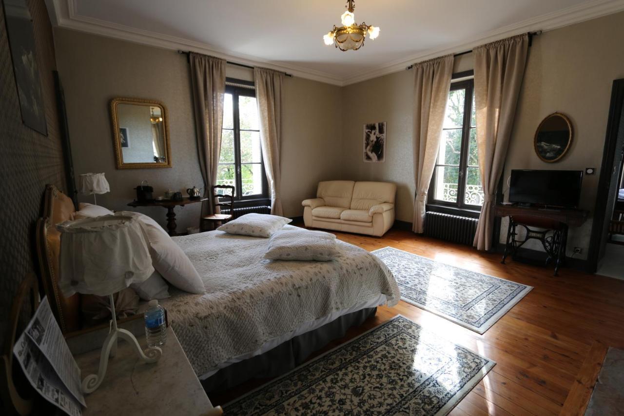 Le Petit Chateau Des Cedres Mouchamps Exterior foto